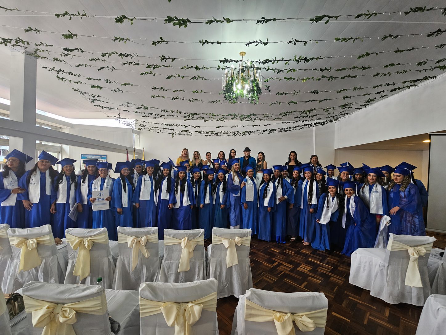 Graduación de egresados de programas técnicos laborales IFITH en Ibagué, Tolima
